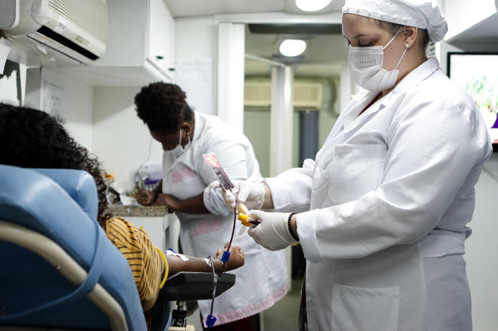 UENF recebe unidade móvel do Hemocentro Universidade Estadual do