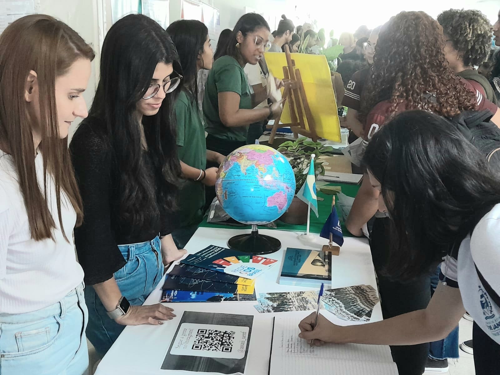 Feira de Ciências na UENF abre programação do Dia da Luta pela