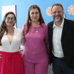 Pro-reitora-do-IFF-Simone-Vasconcelos_-reitora-da-UENF-Rosana-Rodrigues_-e-reitor-do-IFF-Victor-SaraivaFoto-Clara-Freitas-Ascom-UENF