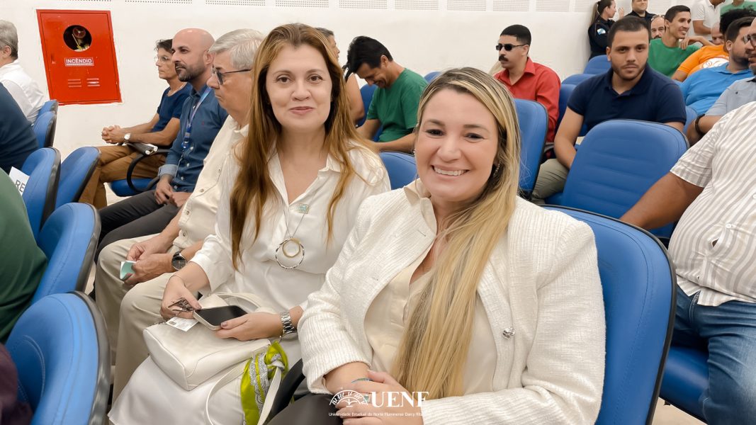 A reitora da UENF, Rosana Rodrigues, com a presidente da FAPERJ, caroline alves